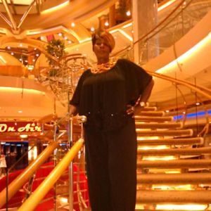 Meet your Posher, Elizabeth